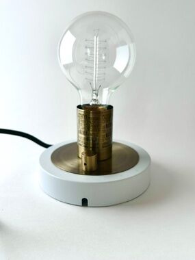 Vintage-Style Edison Globe Table Lamp — Brushed Nickel Base, Spiral Filament LED